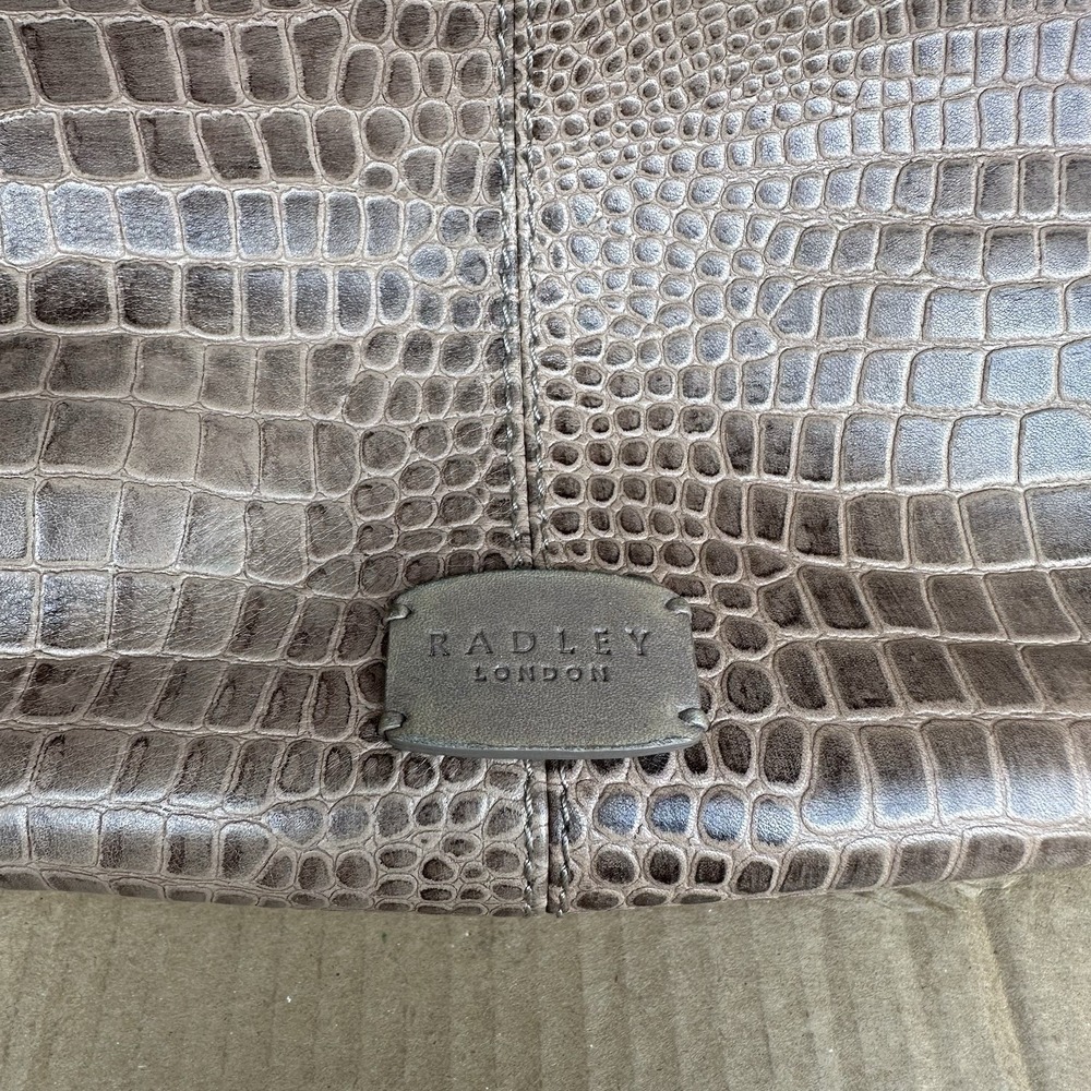 Radley London Grosvenor Leather Flap Shoulder Bag Croc Embossed Taupe NWOT - Picture 3 of 11